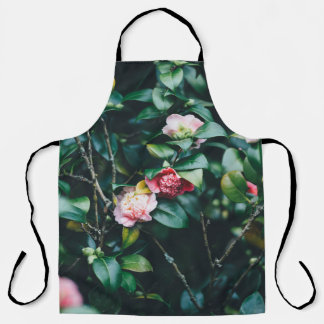 ROSES IN THE GARDEN APRON