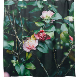 ROSES IN THE GARDEN SHOWER CURTAIN