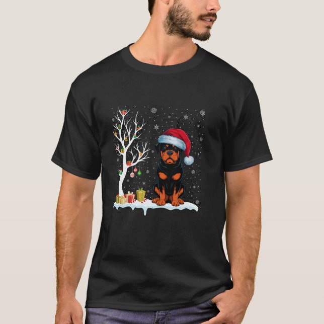 Rottweiler Dog Santa Hat Festive Tree Light Christ T-Shirt (Front)
