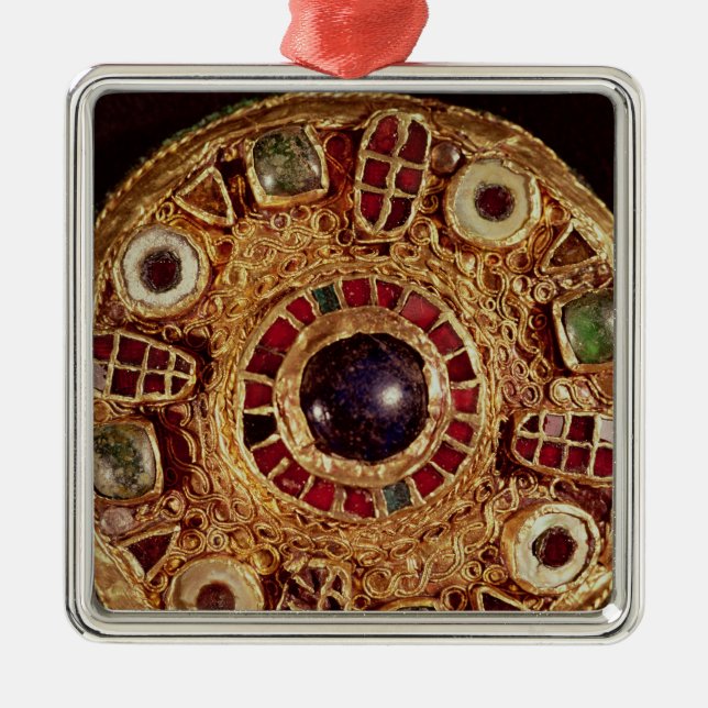 Round brooch metal ornament (Front)