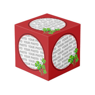 Round in Square Frame red / clover + your photo