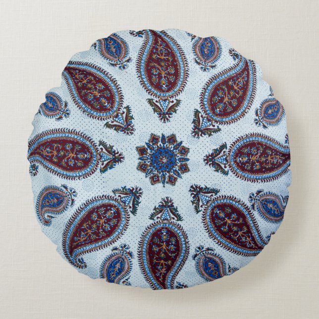 Round Paisley Throw Pillow with Intricate Pattern (Front)