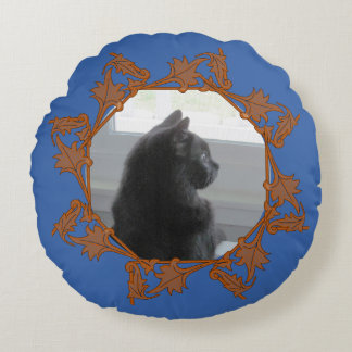 Round Pillow - Frame of Leaves in Circle