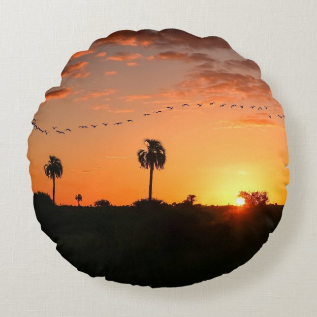 Round shape throw pillow (Front)