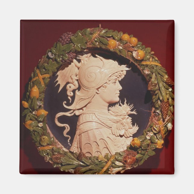 Roundel bearing a profile portrait magnet (Front)