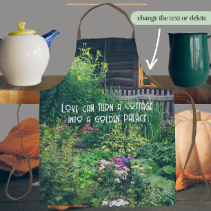 Rural house with cosy garden apron