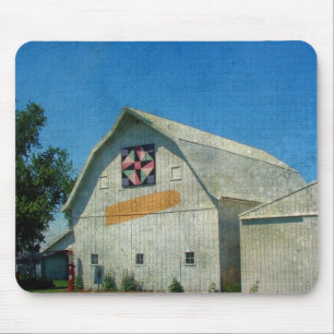 Rural Iowa Barn Mouse Pad