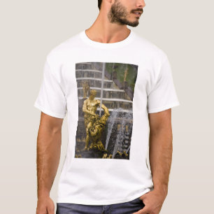 Russia, St. Petersburg, Peterhoff (aka 3 T-Shirt