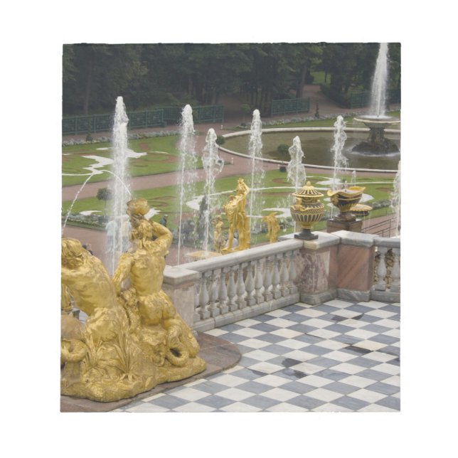 Russia, St. Petersburg, Peterhoff (aka Notepad (Front)