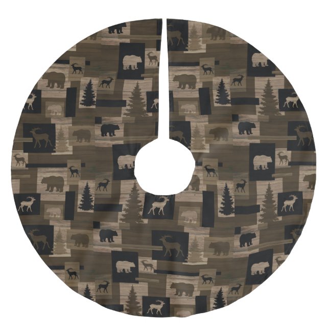 Rustic wood bear moose pattern tree skirt (Front)