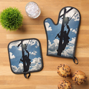 Rusty the Lineman Oven Mitt & Pot Holder Set