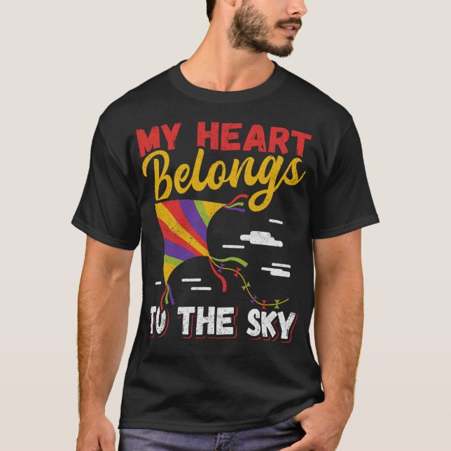 S2 Kite Flying Fly Kites (122) T-Shirt (Front)
