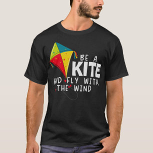 S2 Kite Flying Fly Kites (136) T-Shirt