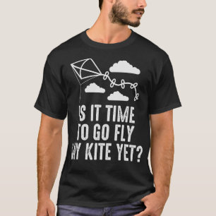 S2 Kite Flying Fly Kites (31) T-Shirt