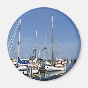 Sailing boats in the harbour magnet