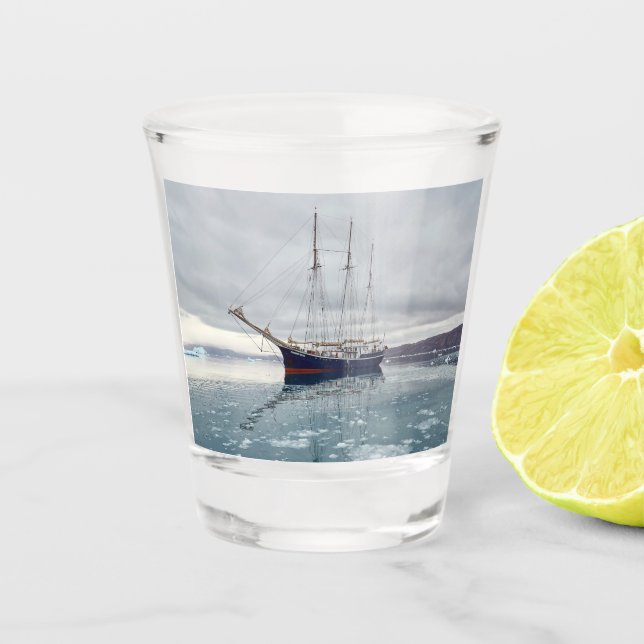 Sailing vessel Rembrandt van Rijn 1947 Shot Glass (Front)