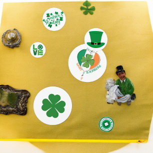 Saint Patricks Day Table Confetti
