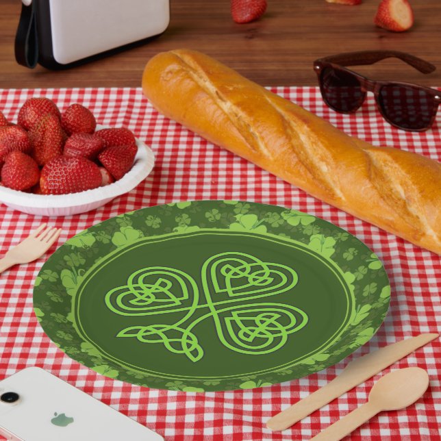 SAINT PATRICKS FOUR LEAF CLOVER PAPER PLATE (Picnic)