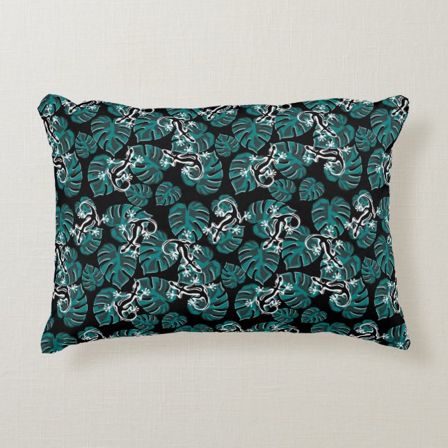 Salamander and Green Leaf Pattern Decorative Cushion (Front)