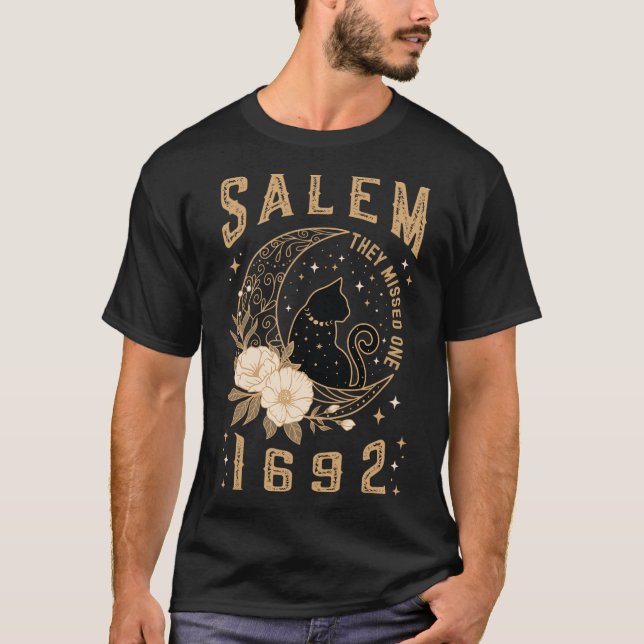 Salem 1692 They Missed One Witch Trial Black Cat M T-Shirt (Front)