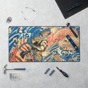 SAMURAI FIGHTING SALAMANDER DESK MAT
