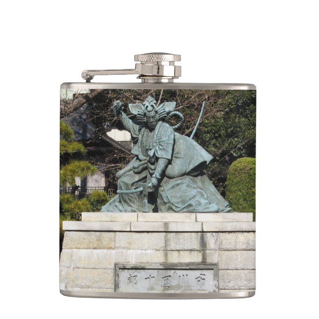 Samurai Kamakura Gongoro Kagemasa Kabuki Statue Hip Flask (Front)