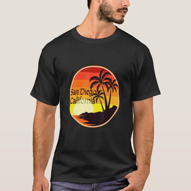 San Diego, CA Sunset, Palm Trees, Beach, Tourist,  T-Shirt (Front)