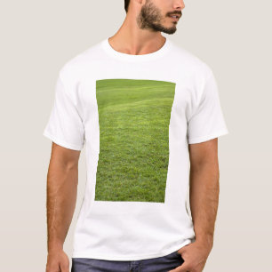 San Juan, Puerto Rico - Green grass is T-Shirt