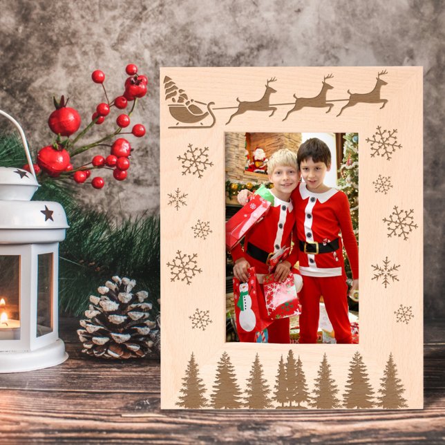Santa and Reindeer Snowflakes And Trees Etched Frames (Creator Uploaded)