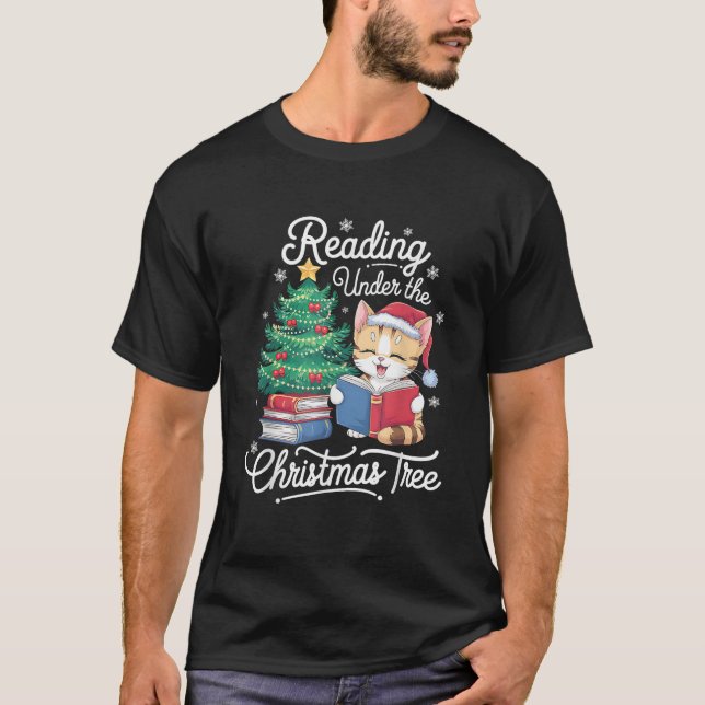 Santa Cat Reading Under the Christmas Tree Xmas Li T-Shirt (Front)