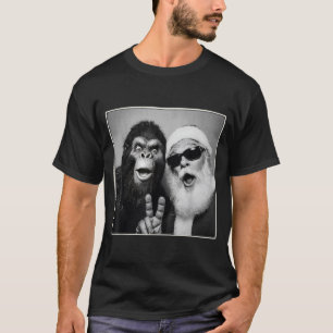 Santa Claus Selfie Bigfoot Christmas Funny Sasquat T-Shirt