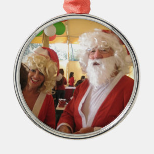 Santa & Mrs. Claus Christmas Celebration – Festive Metal Tree Decoration