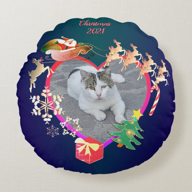 Santa's Reindeer Photo Heart Frame  Round Pillow (Front)