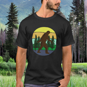 Sasquatch Believer   Vintage Sunset Bigfoot   T-Shirt
