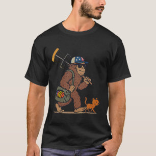 Sasquatch Disc Golfer Funny Cat Disc Golf T-Shirt