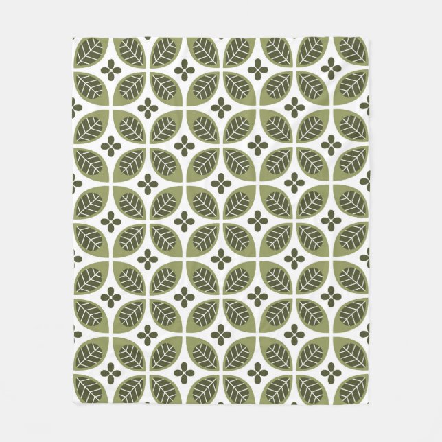 Scandinavian Floral: Seamless Vintage Design. Fleece Blanket (Front)