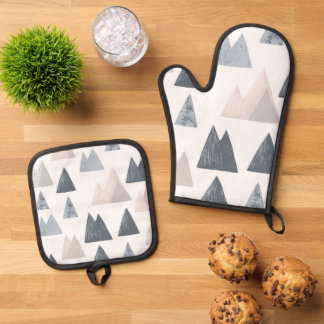 Scandinavian Mountain Peaks Oven Mitt & Pot Holder Set