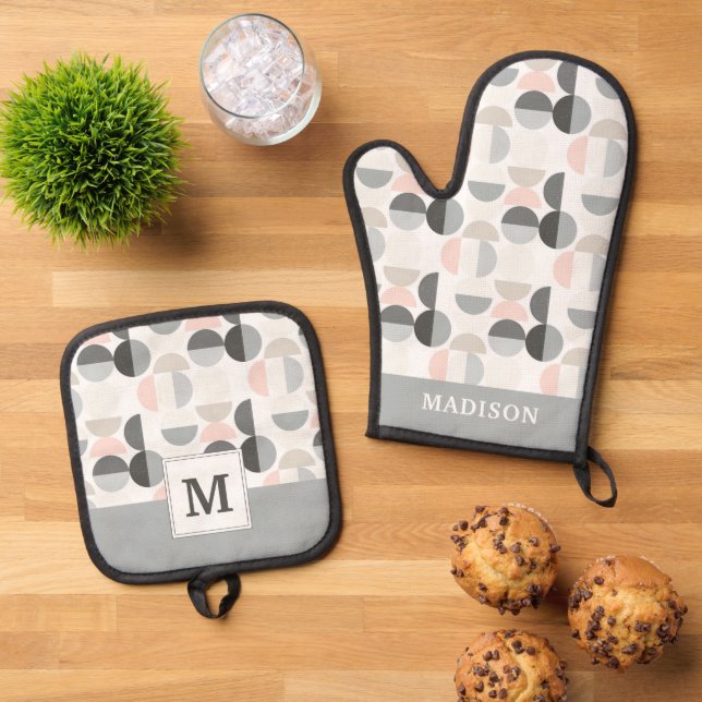 Scandinavian Style Semi-Circle Pattern Oven Mitt & Pot Holder Set (Top Down)