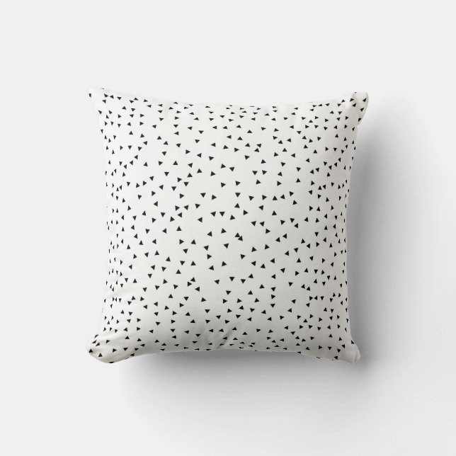 Scandinavian Style Triangle Pattern Cushion (Front)