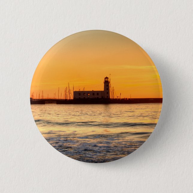 Scarborough Lighthouse 6 Cm Round Badge (Front)