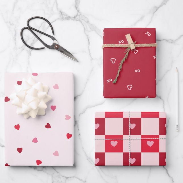 Scattered Hearts, XOXO Kisses, Chequerboard Hearts Wrapping Paper Sheet (Front)