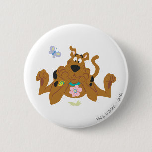 Scooby-Doo Admiring Flower 6 Cm Round Badge