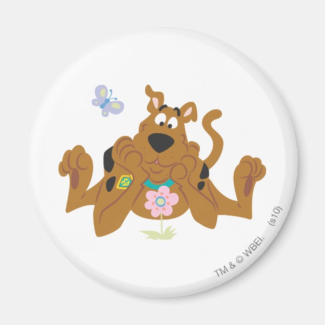 Scooby-Doo Admiring Flower Magnet (Front)