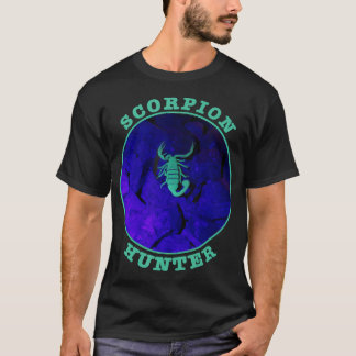 Scorpion Hunter Arachnids Desert Night Watch Desig T-Shirt