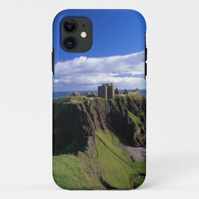 Scotland, Aberdeen. Dunnotar Castle. Case-Mate iPhone Case (Back)