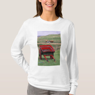 Scotland, Isle of Skye, Kilmuir. Farm animals T-Shirt