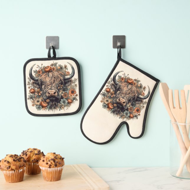 Scottish Highland Cow Oven Mitt & Pot Holder Set (Insitu(Hanging))