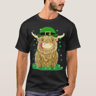 Scottish Highland Cow With Shamrocks St Patrick's T-Shirt
