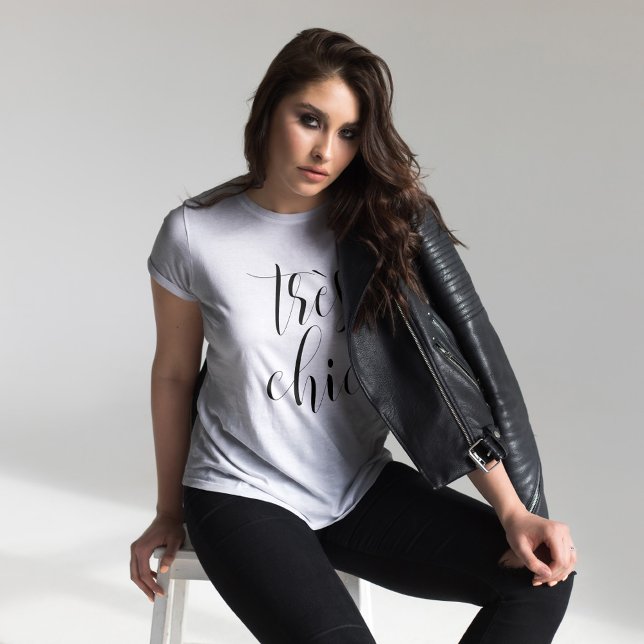 Script Typography Très Chic T-Shirt (Creator Uploaded)