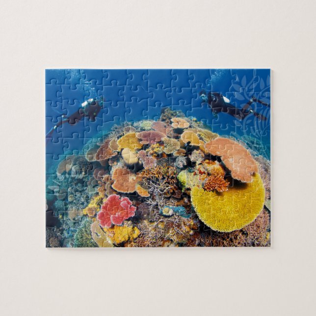 Scuba divers under the sea Puzzle (Horizontal)